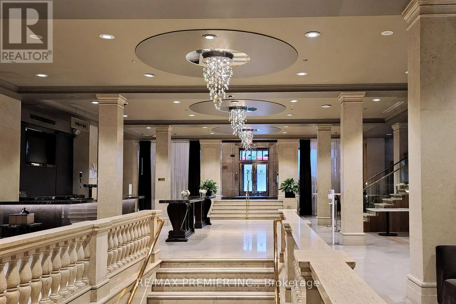 1105 - 1 KING STREET W