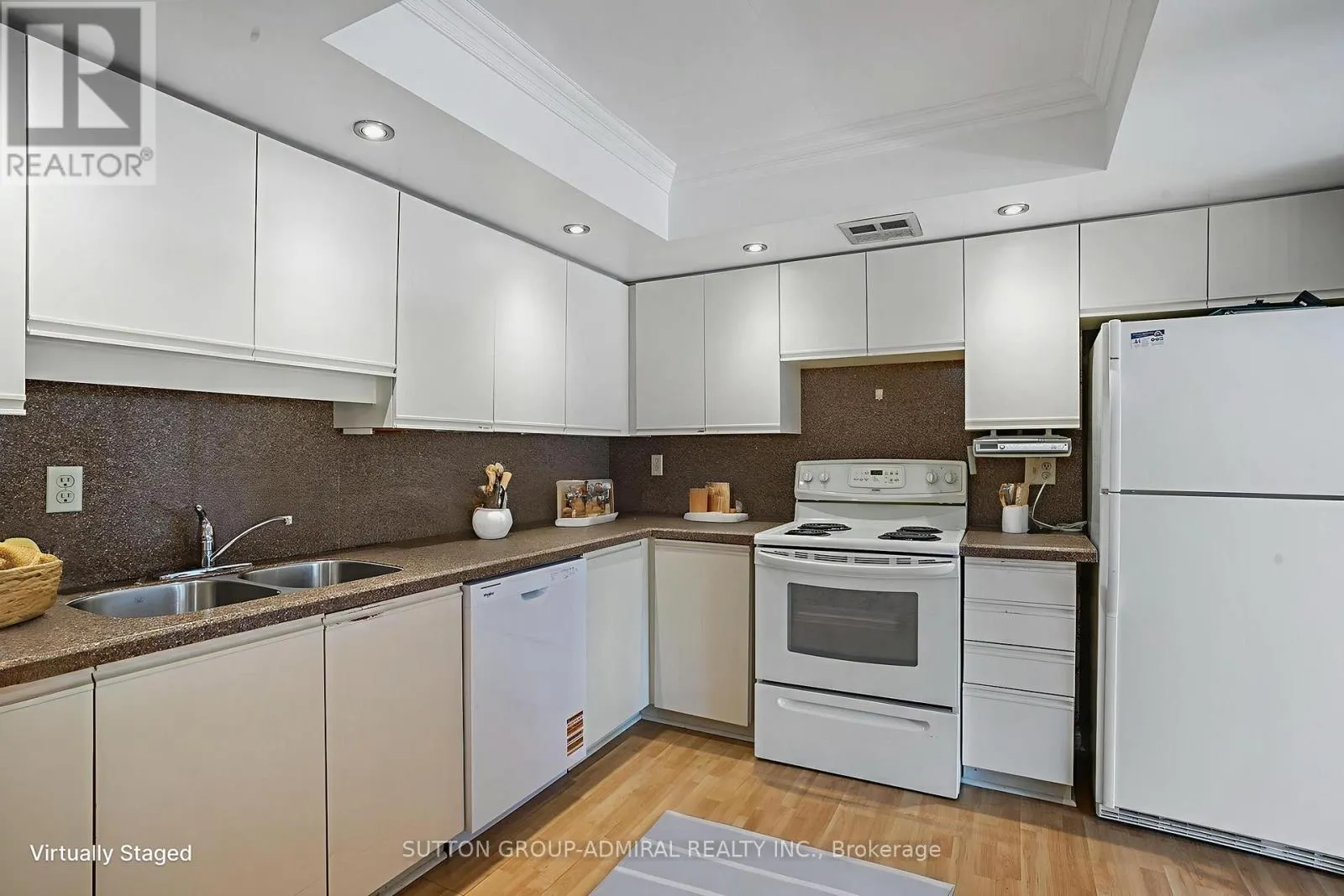 402 - 245 THE DONWAY WEST