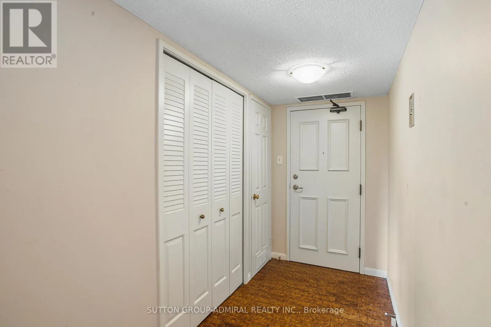 402 - 245 THE DONWAY WEST