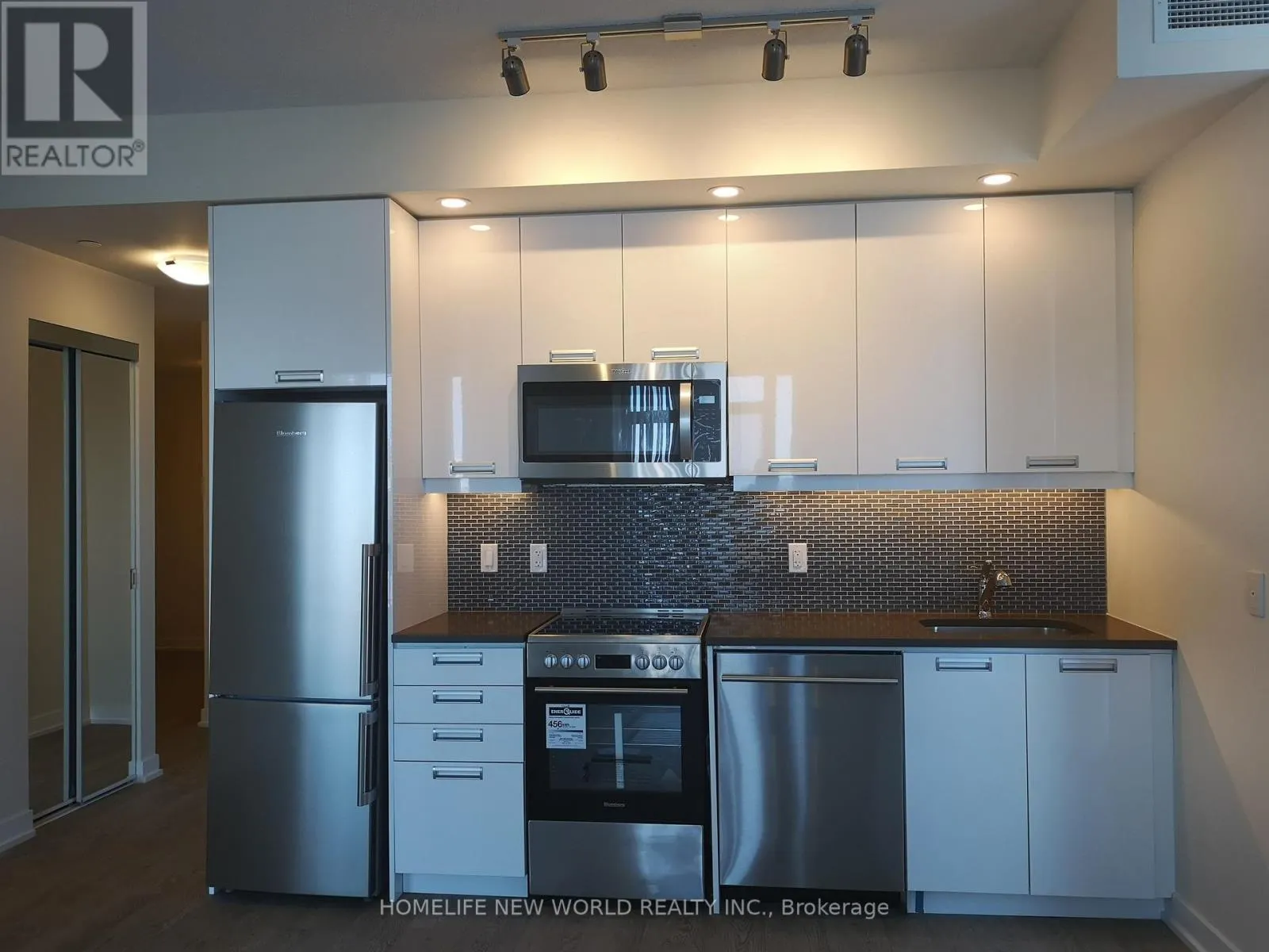 3507 - 99 JOHN STREET