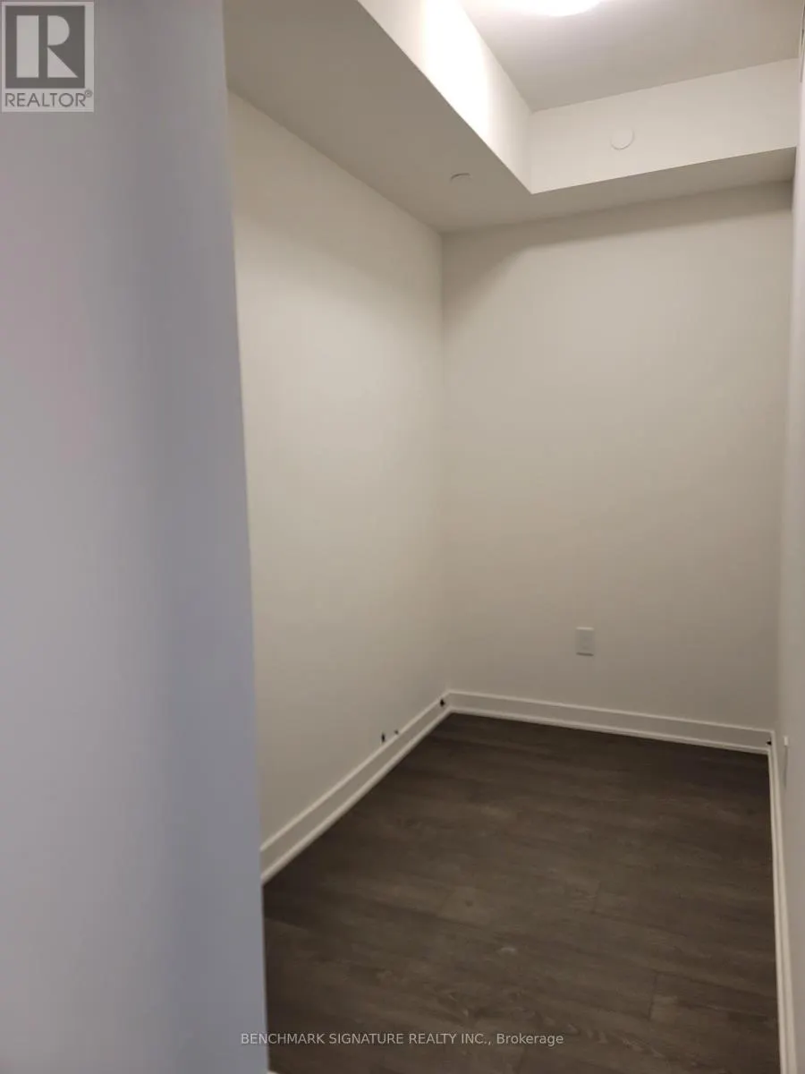 547 - 121 LOWER SHERBOURNE STREET