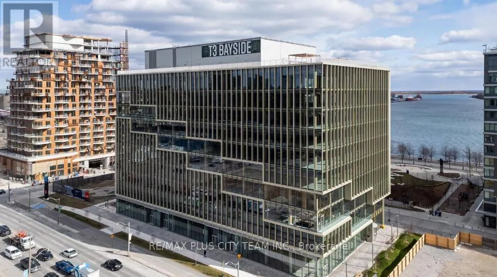 707 - 251 QUEENS QUAY W