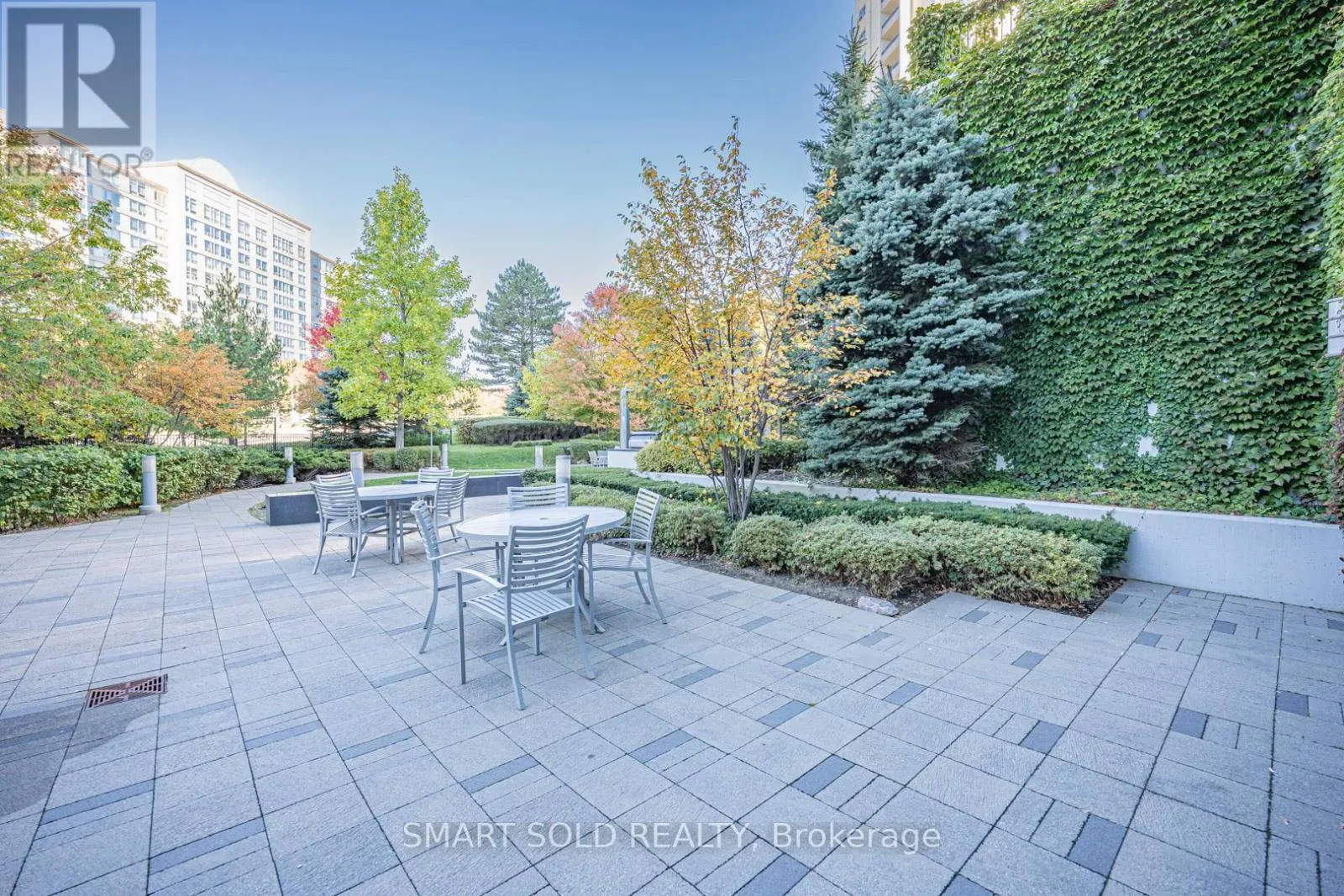 1904 - 18 GRAYDON HALL DRIVE