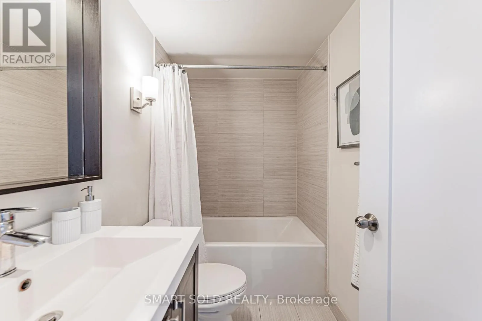 1904 - 18 GRAYDON HALL DRIVE