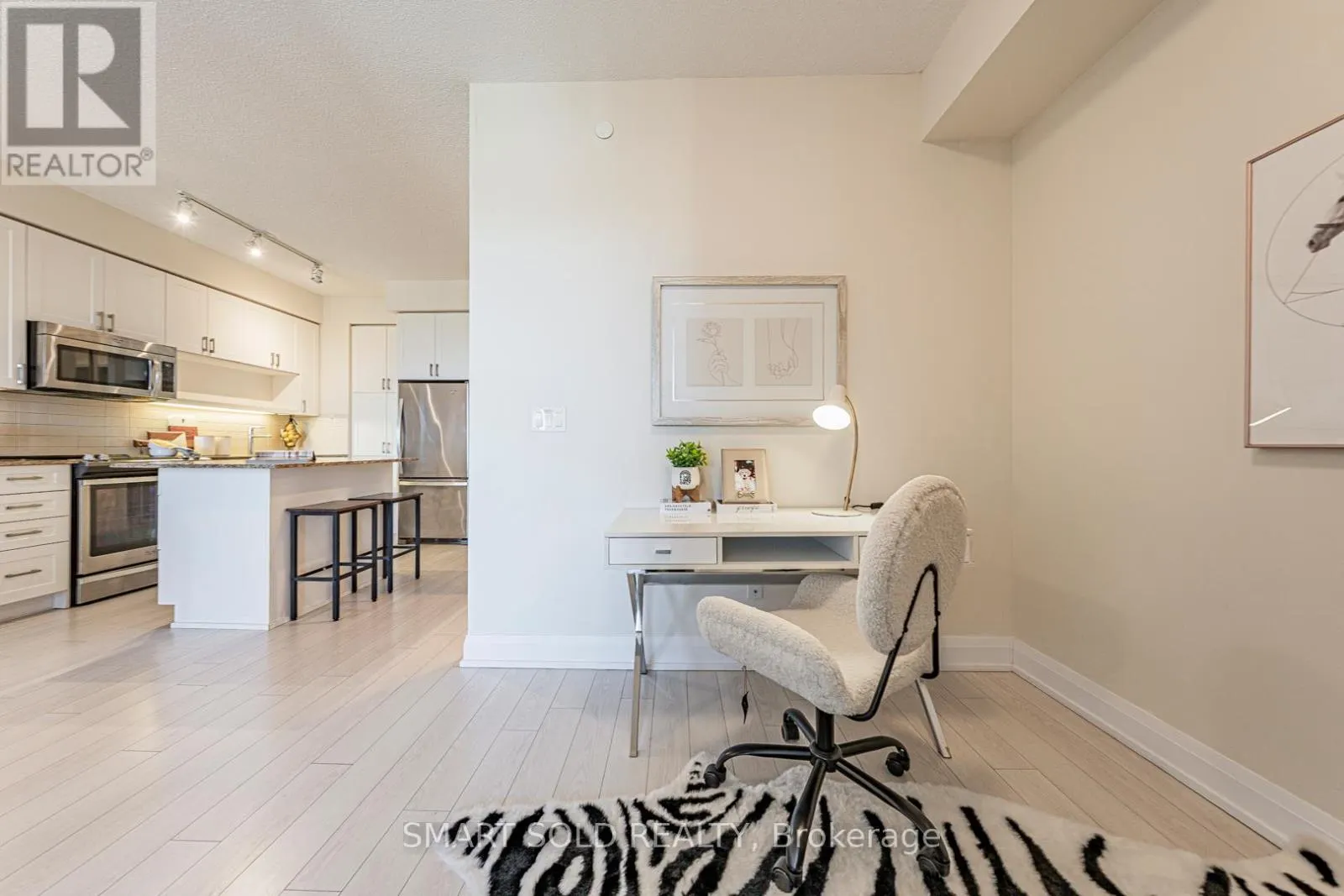 1904 - 18 GRAYDON HALL DRIVE