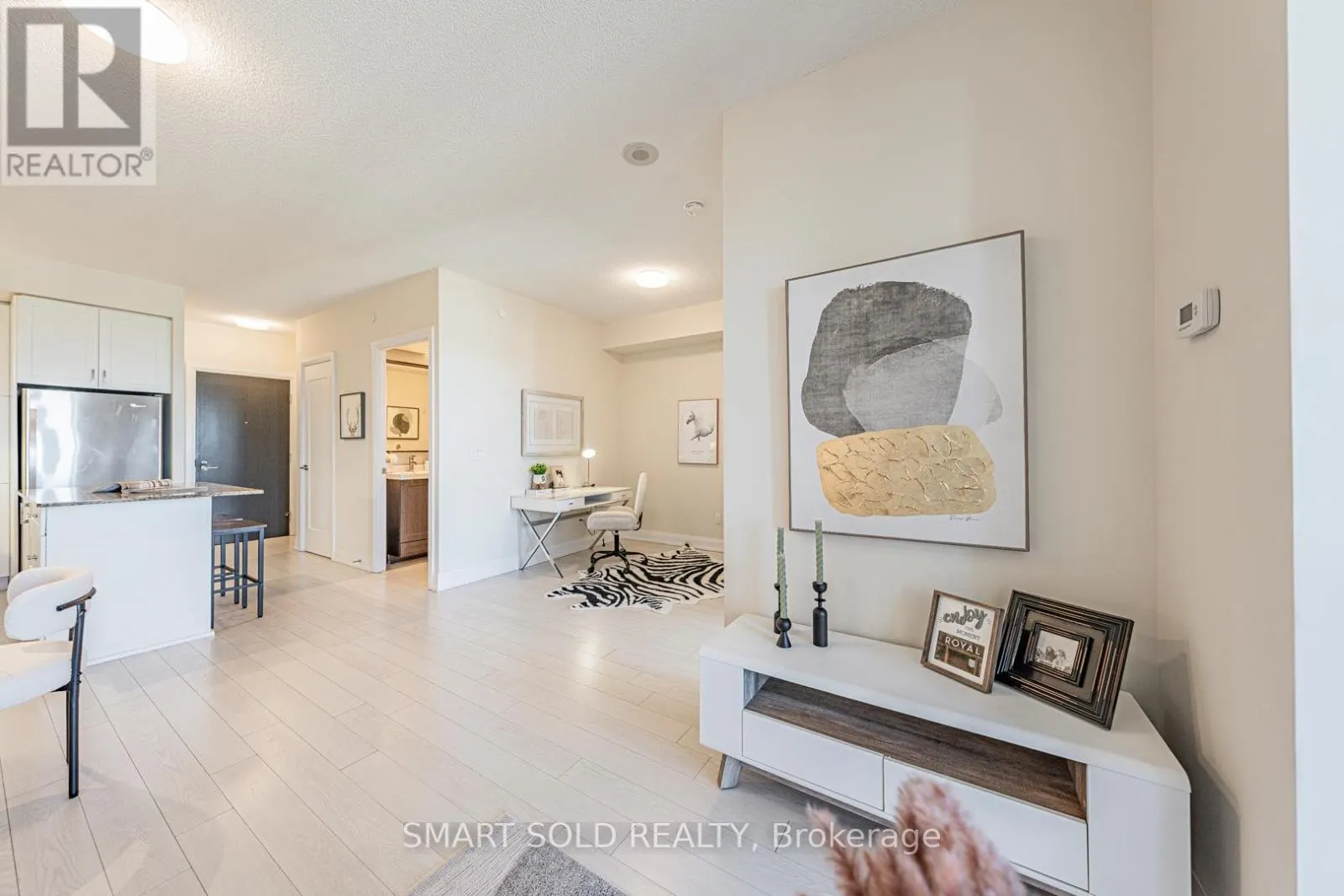 1904 - 18 GRAYDON HALL DRIVE