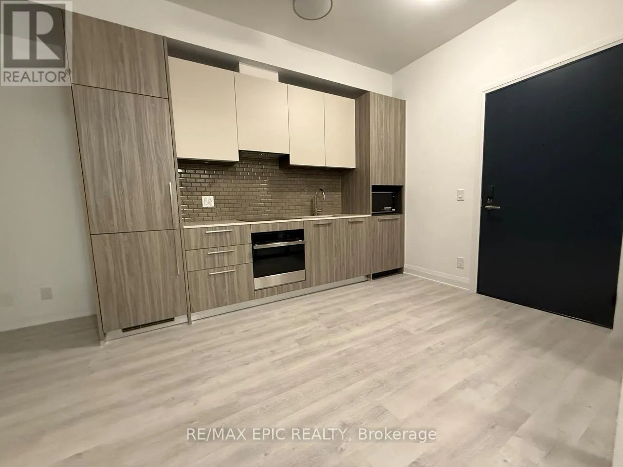 316 - 65 BROADWAY AVENUE