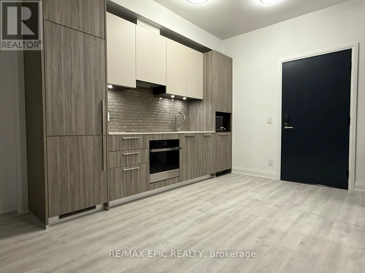 316 - 65 BROADWAY AVENUE