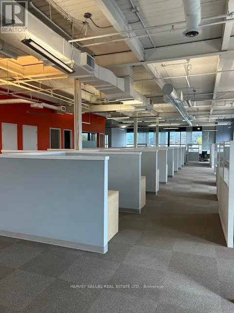 203 - 109 VANDERHOOF AVENUE