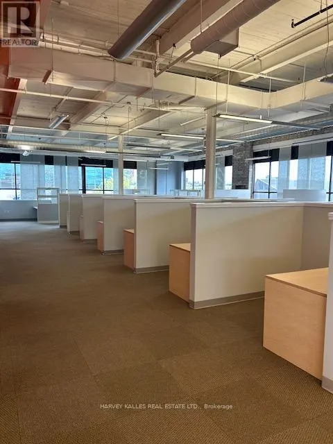 203 - 109 VANDERHOOF AVENUE