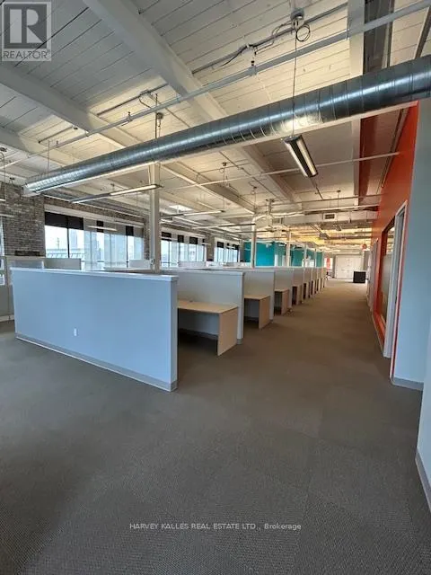 203 - 109 VANDERHOOF AVENUE