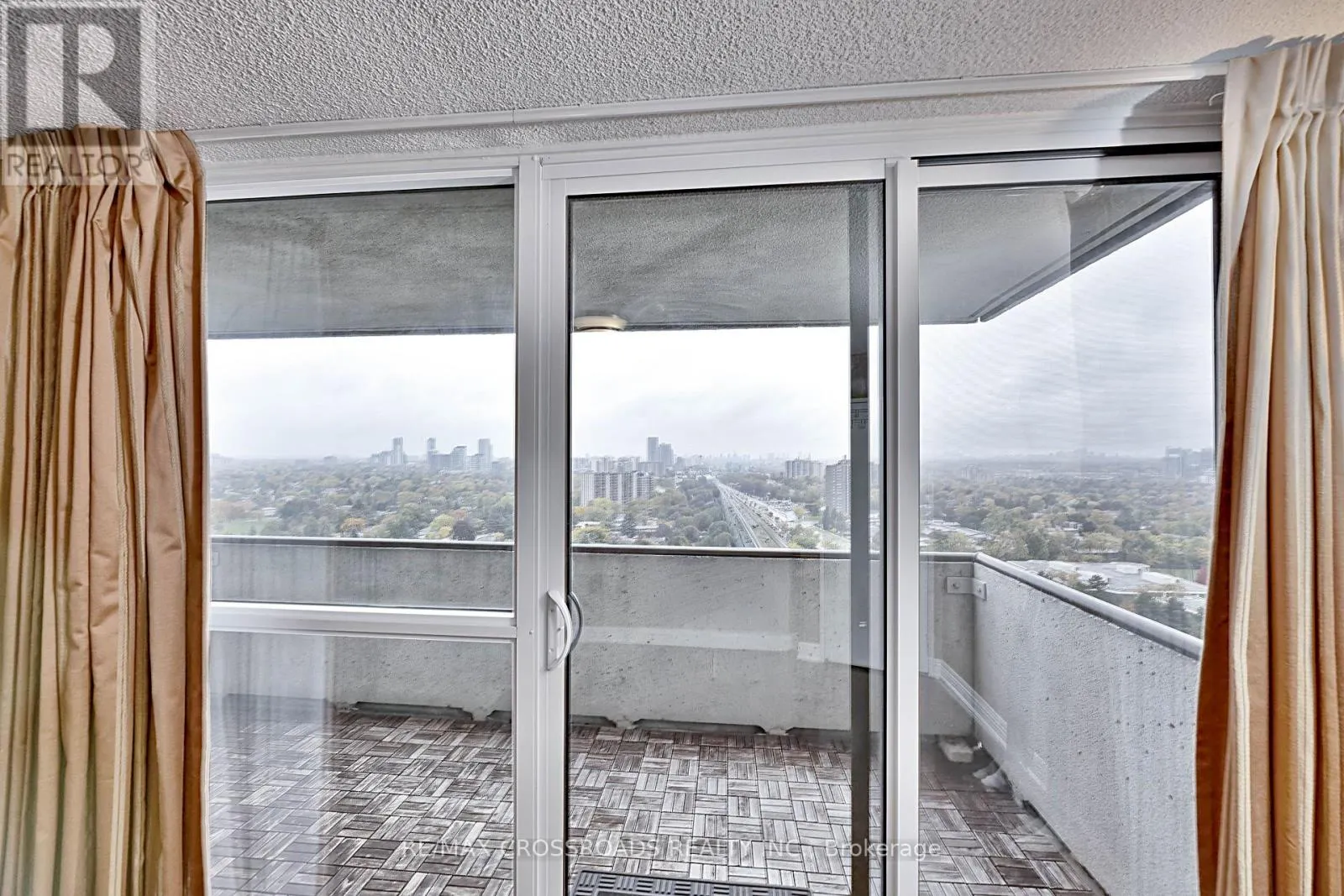 1907 - 3303 DON MILLS ROAD