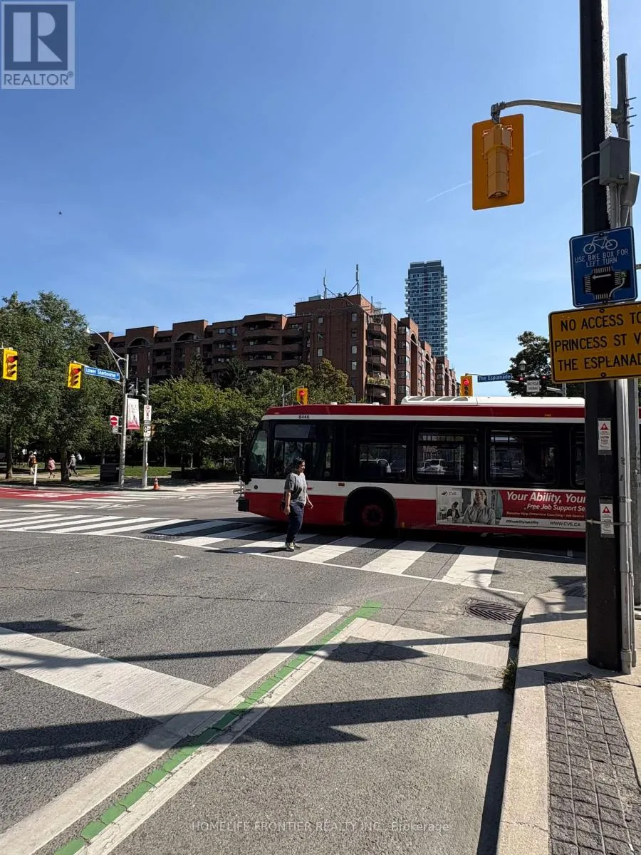 754 SW - 121 LOWER SHERBOURNE STREET