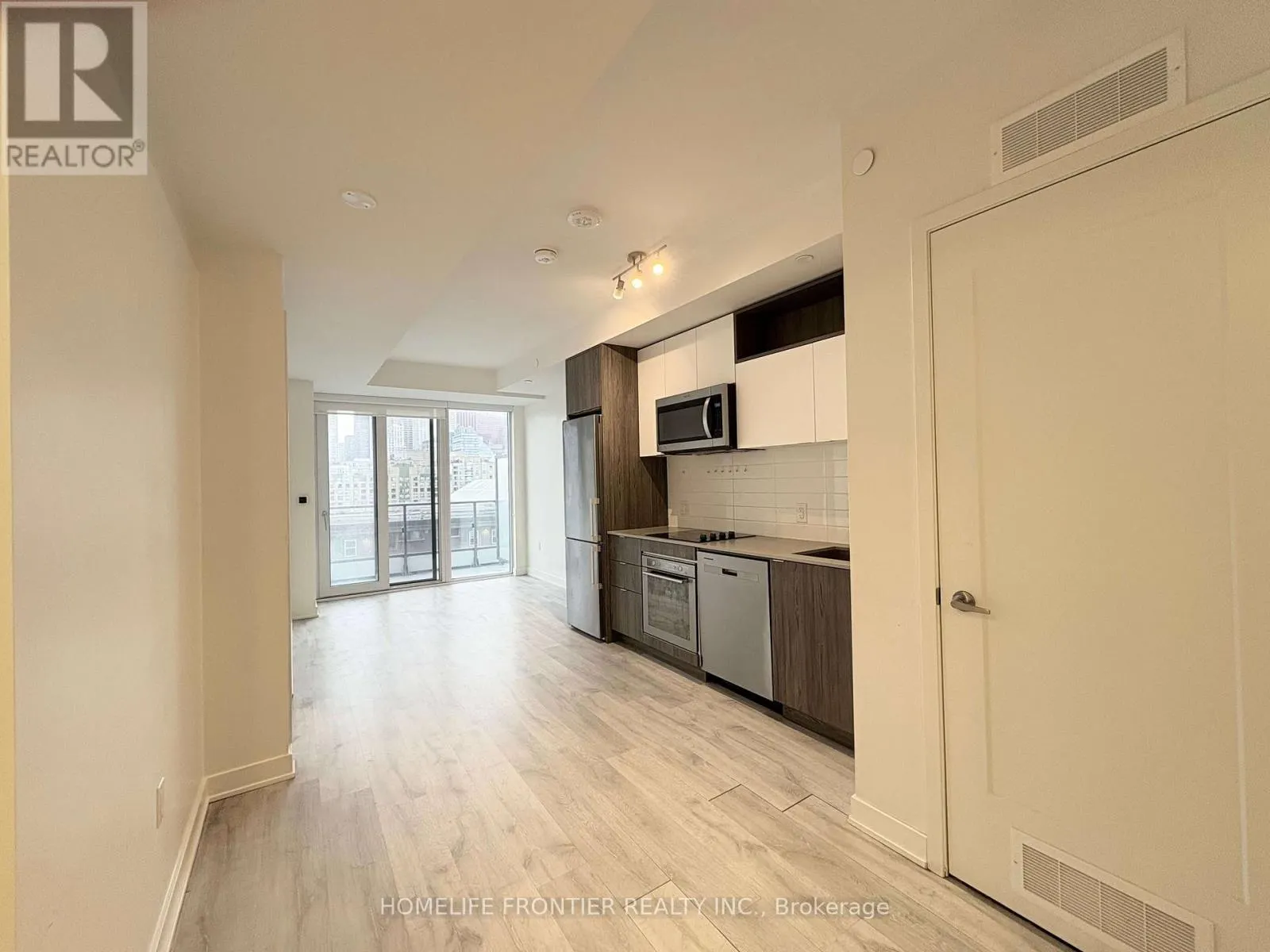 754 SW - 121 LOWER SHERBOURNE STREET