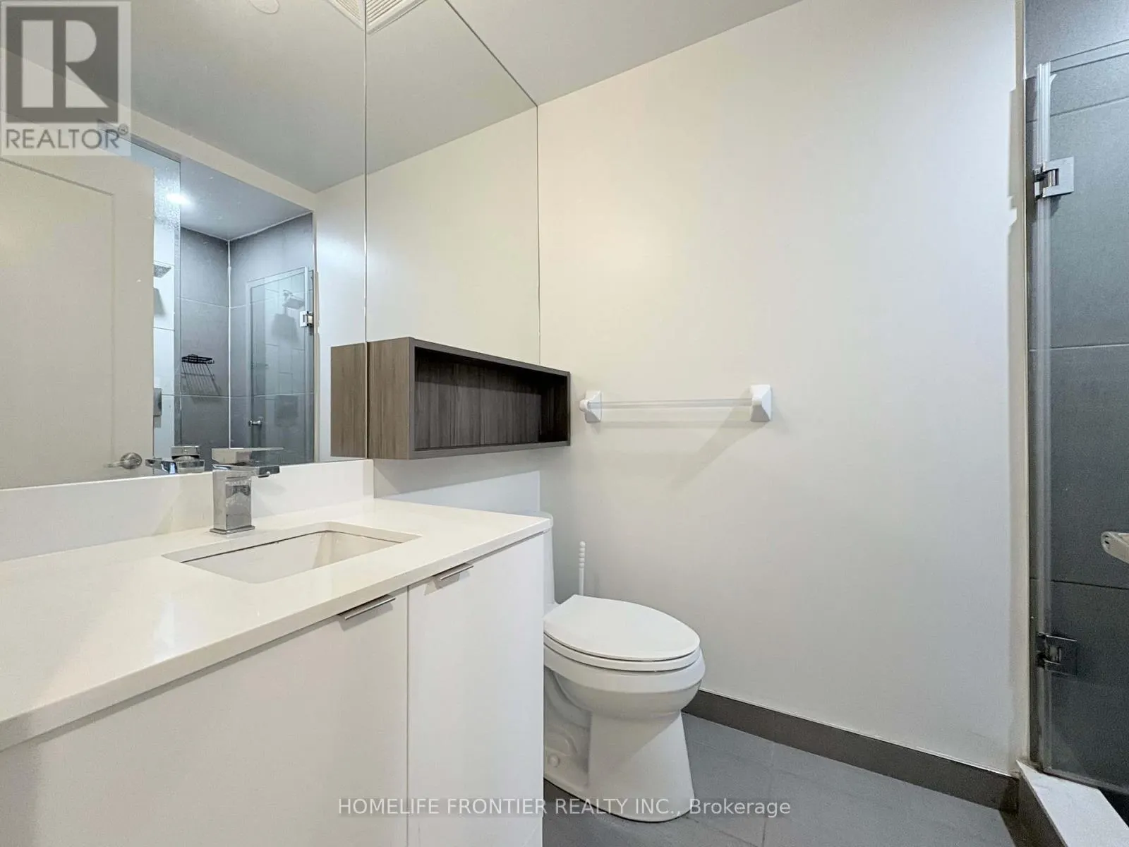 754 SW - 121 LOWER SHERBOURNE STREET