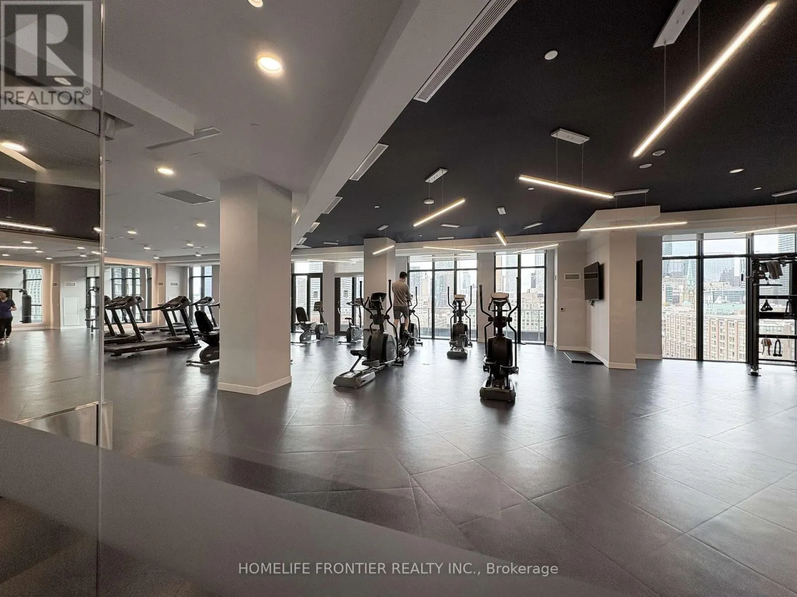 754 SW - 121 LOWER SHERBOURNE STREET