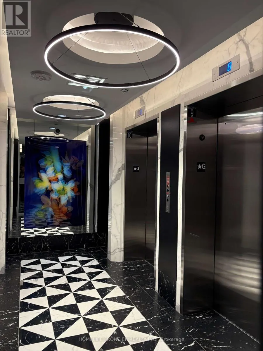 754 SW - 121 LOWER SHERBOURNE STREET