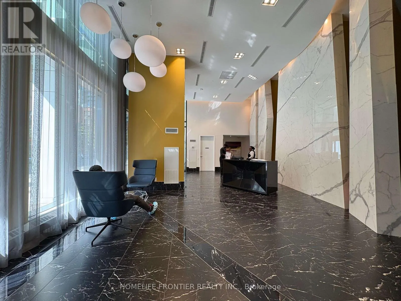 754 SW - 121 LOWER SHERBOURNE STREET