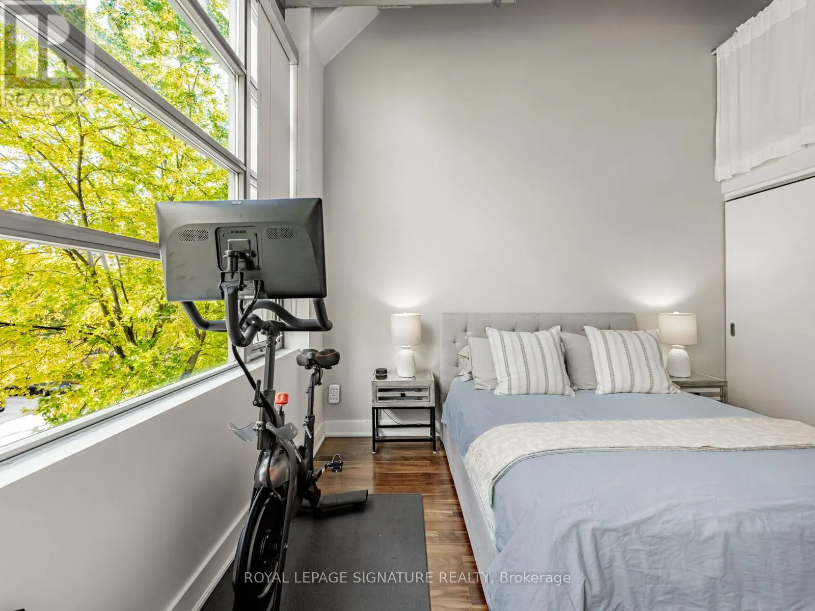 223 - 637 LAKE SHORE BOULEVARD W