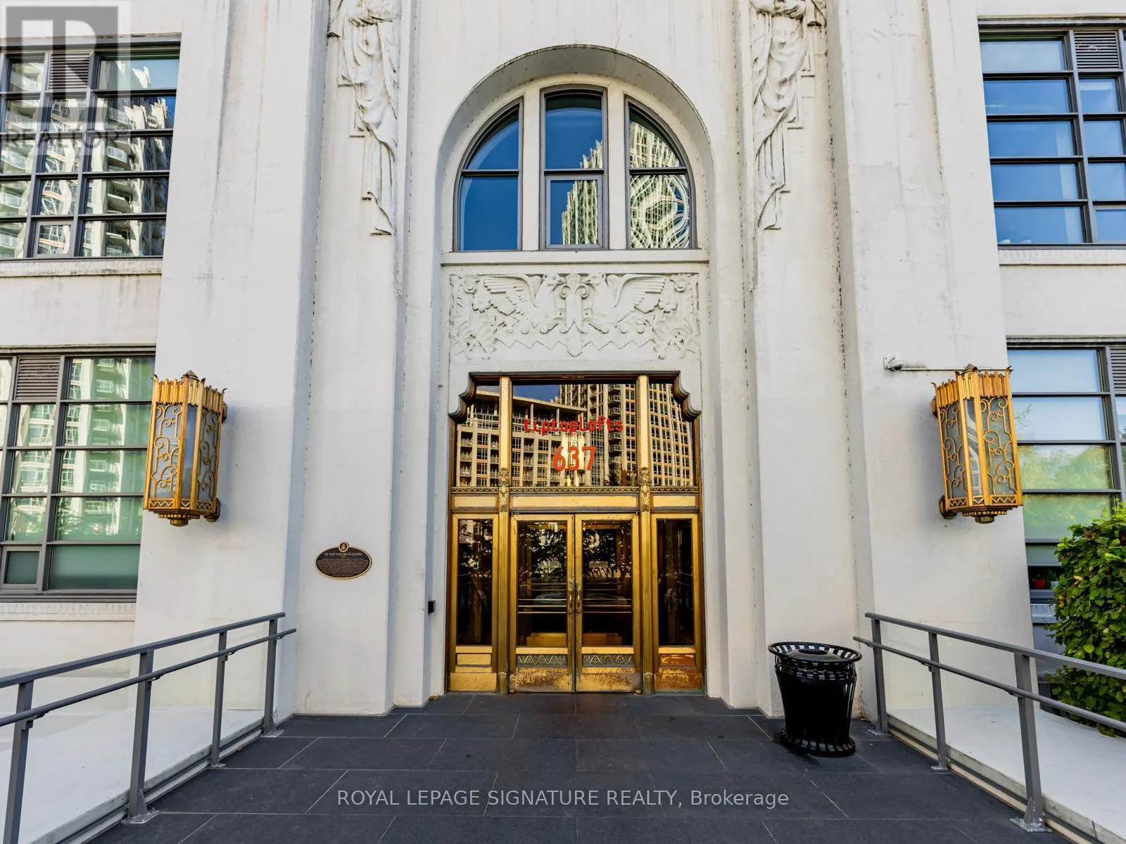 223 - 637 LAKE SHORE BOULEVARD W