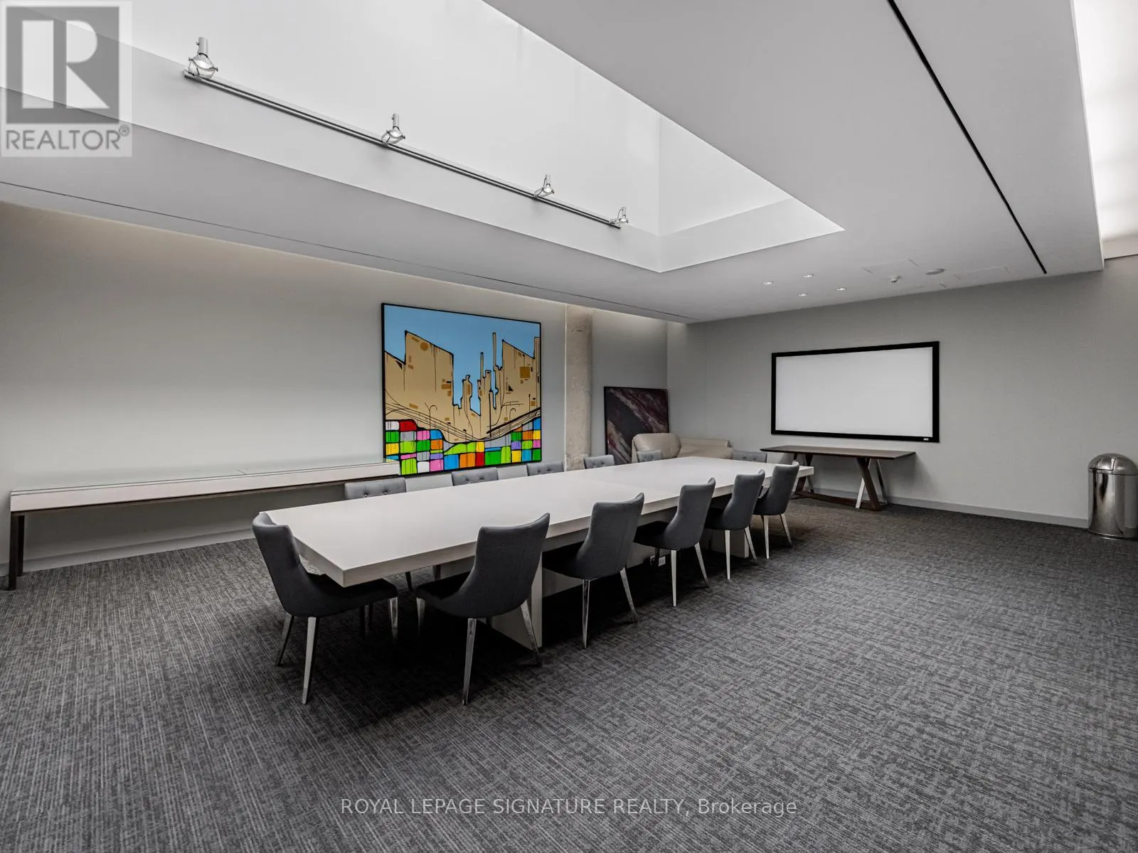 223 - 637 LAKE SHORE BOULEVARD W