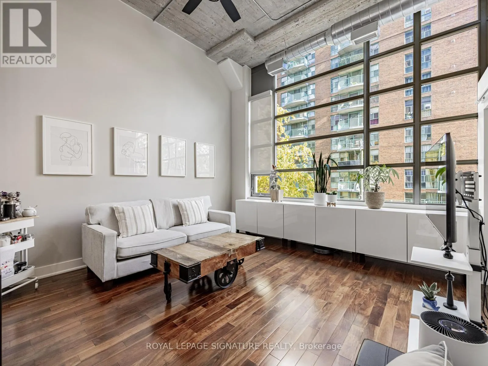 223 - 637 LAKE SHORE BOULEVARD W