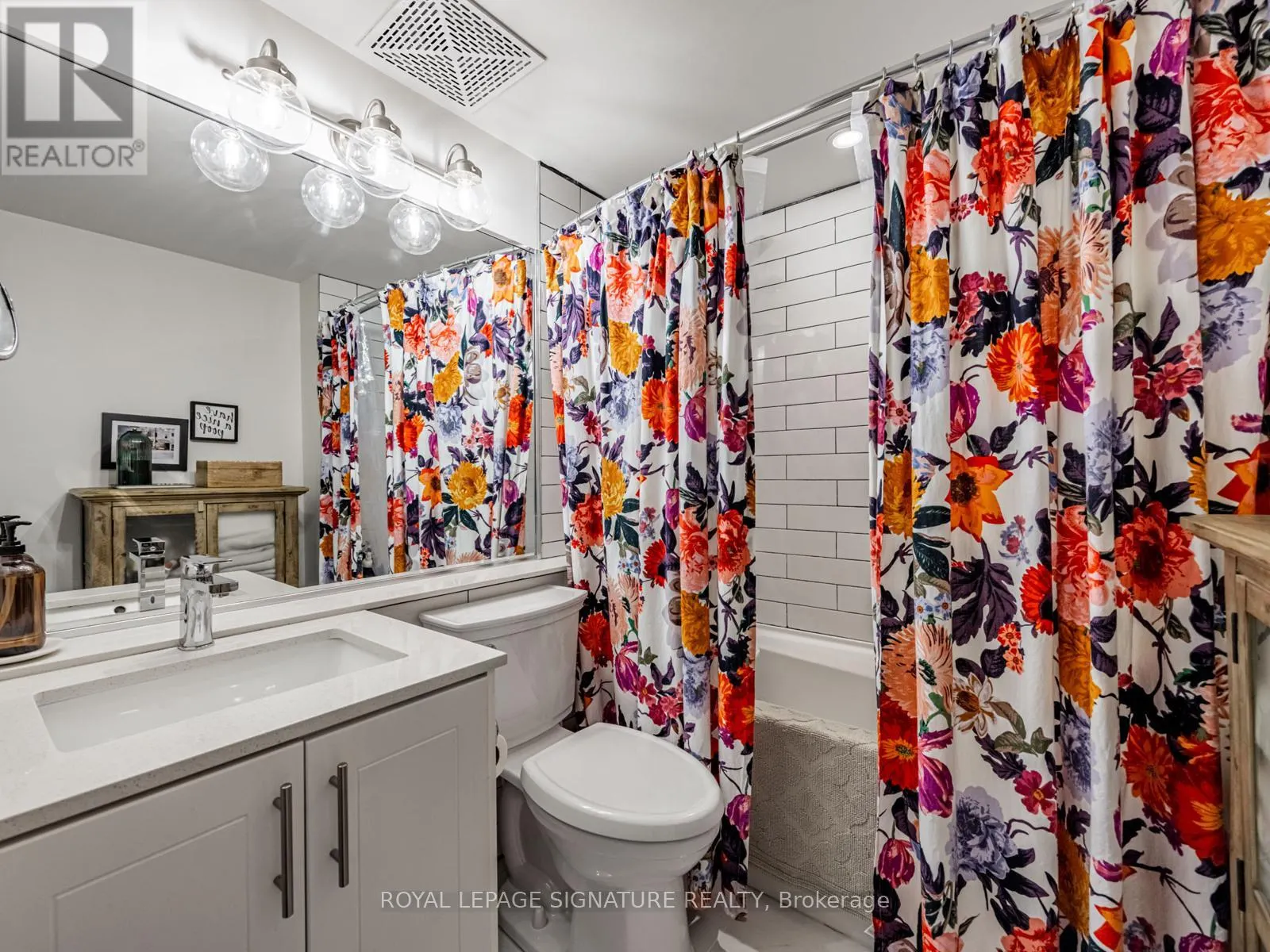 223 - 637 LAKE SHORE BOULEVARD W