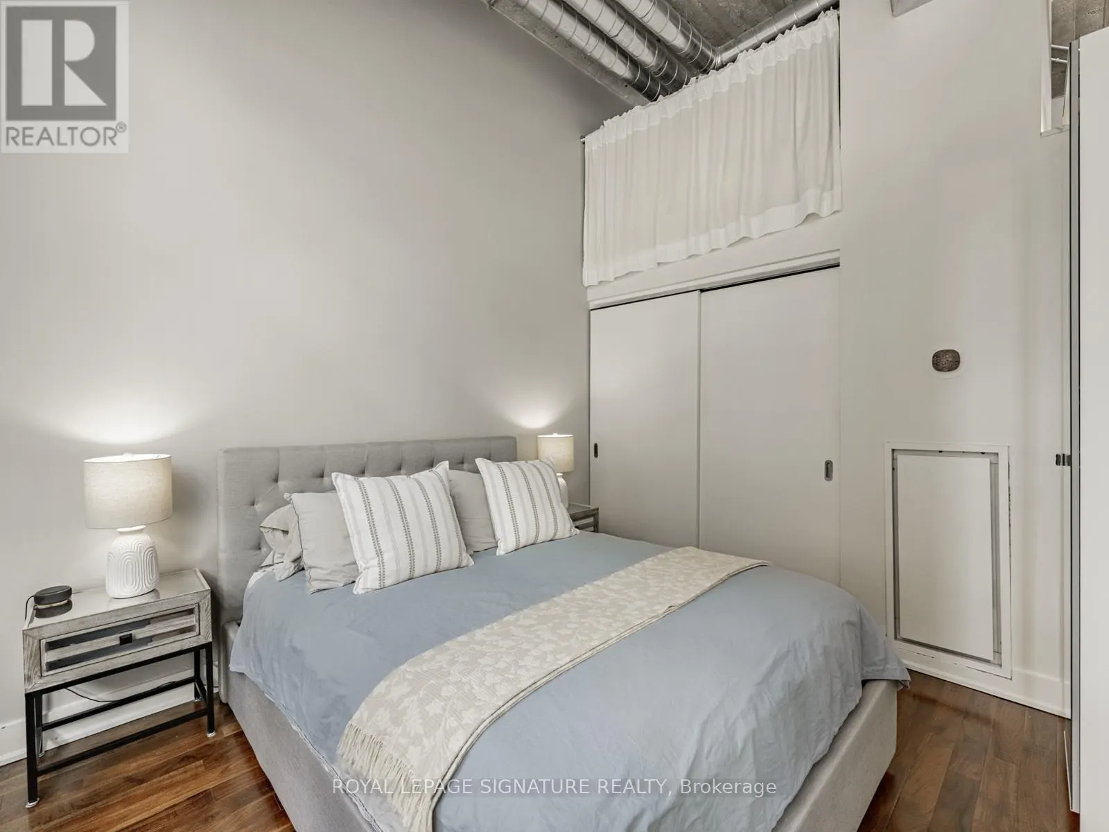 223 - 637 LAKE SHORE BOULEVARD W