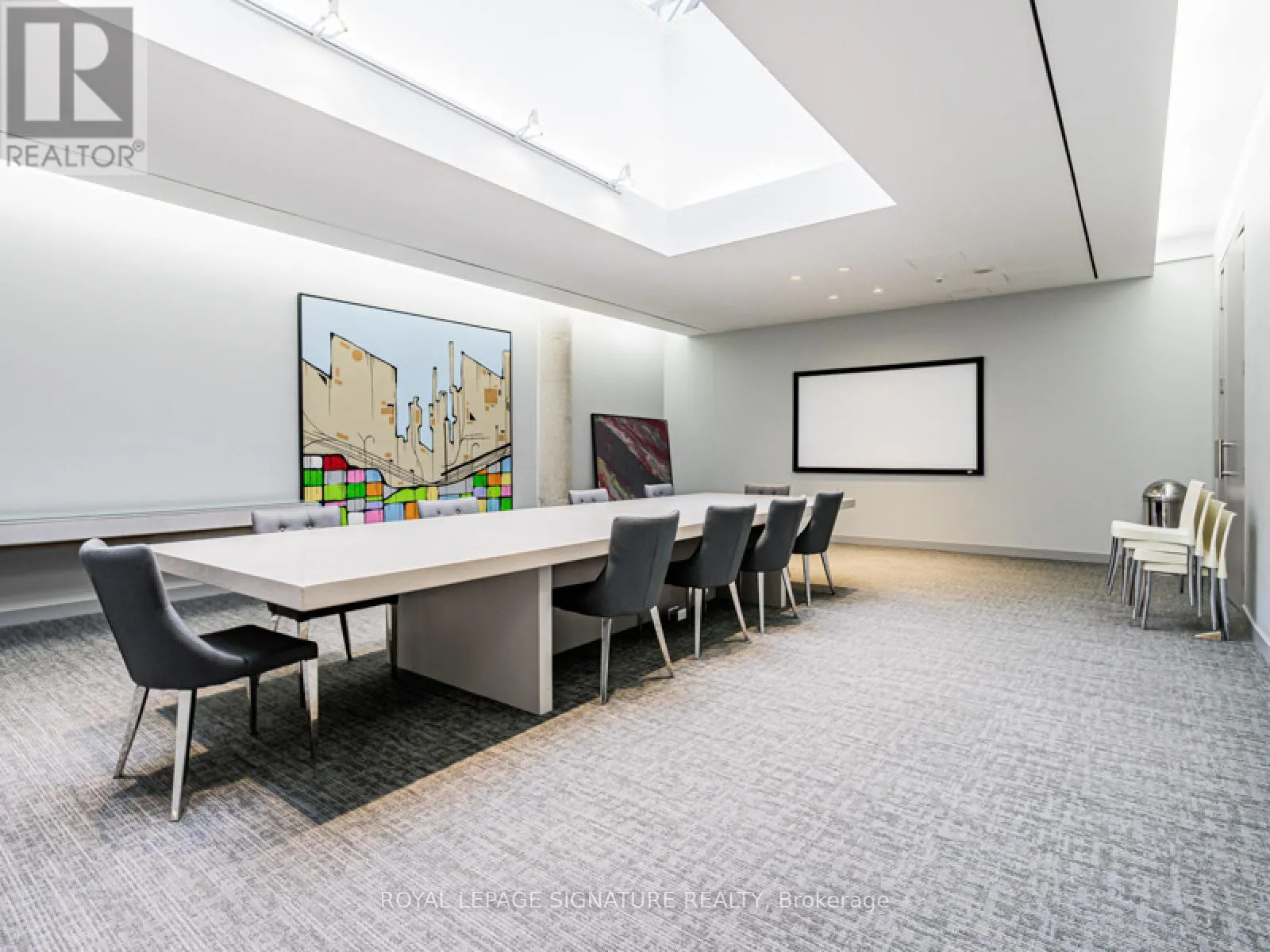 223 - 637 LAKE SHORE BOULEVARD W