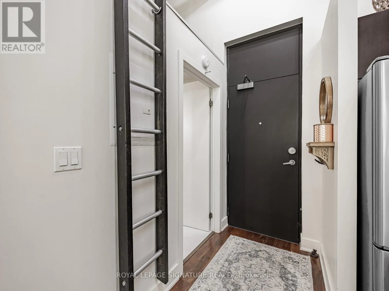 223 - 637 LAKE SHORE BOULEVARD W