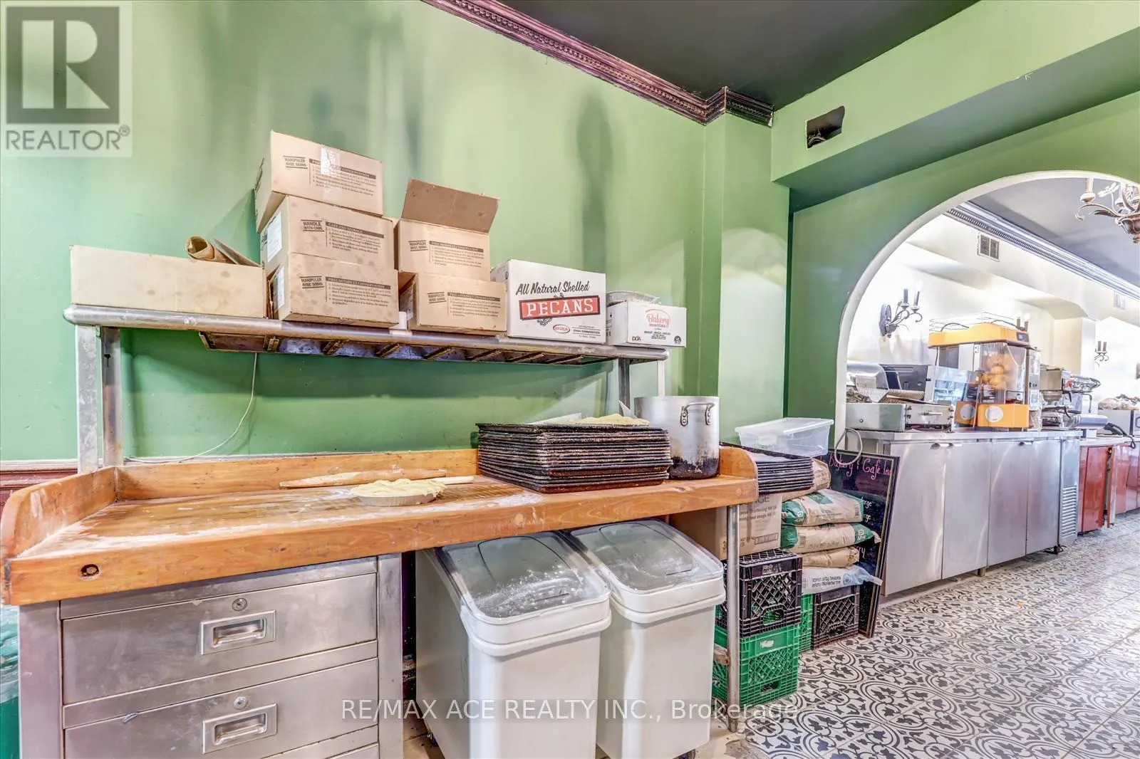 589 PARLIAMENT STREET E