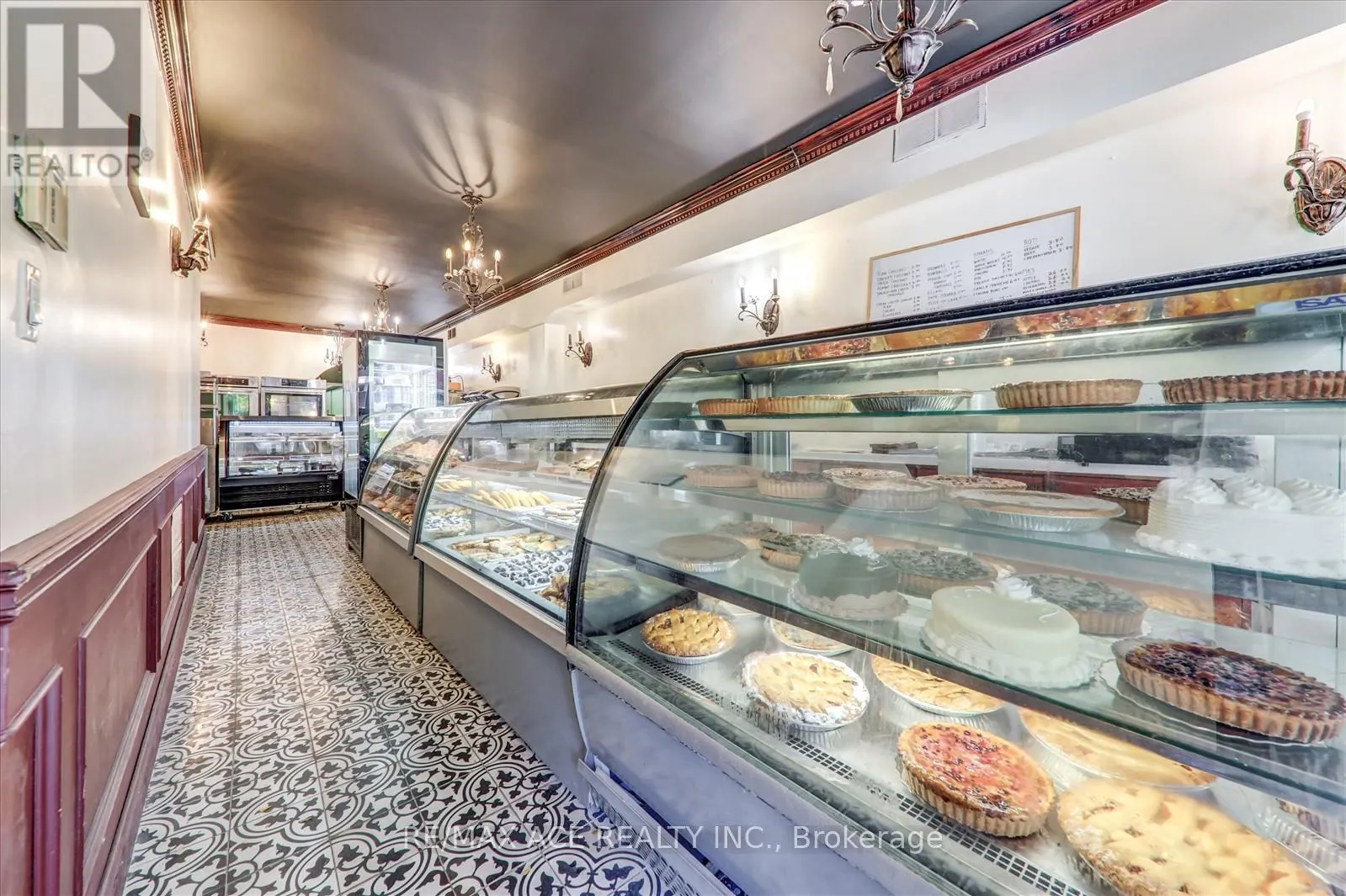 589 PARLIAMENT STREET E