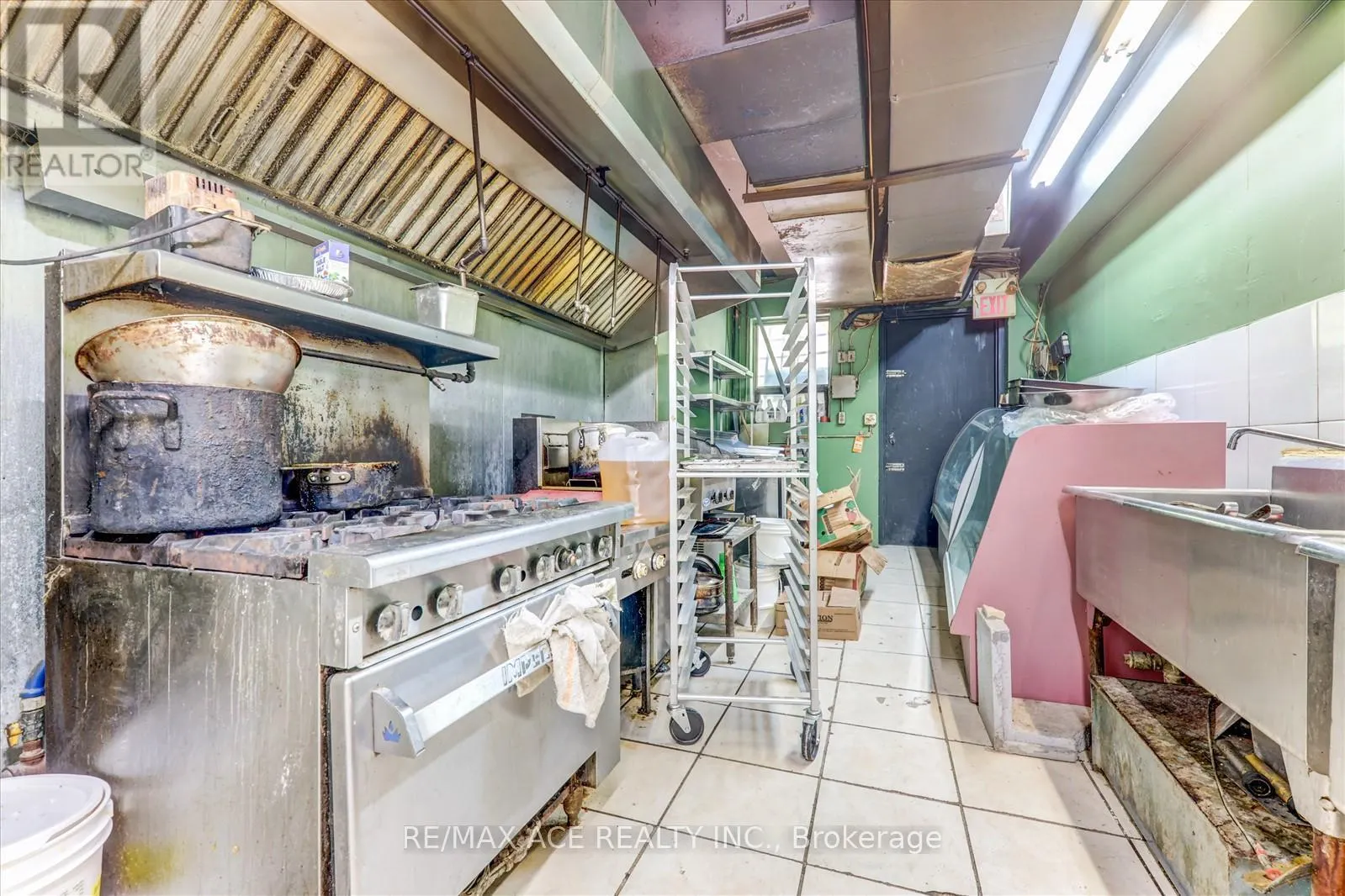 589 PARLIAMENT STREET E