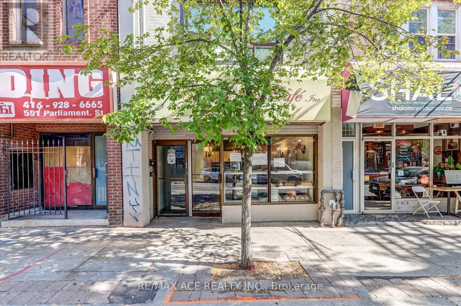 589 PARLIAMENT STREET E