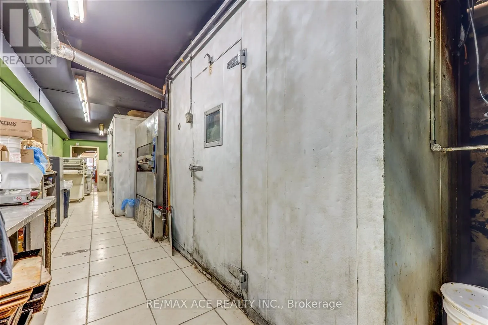 589 PARLIAMENT STREET E