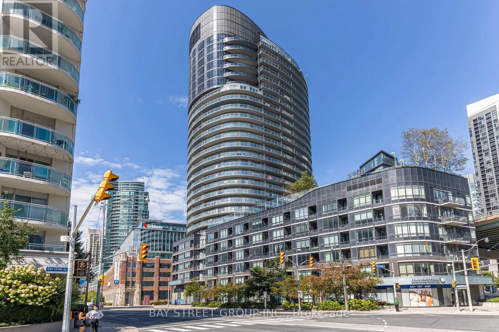 2807 - 38 DAN LECKIE WAY