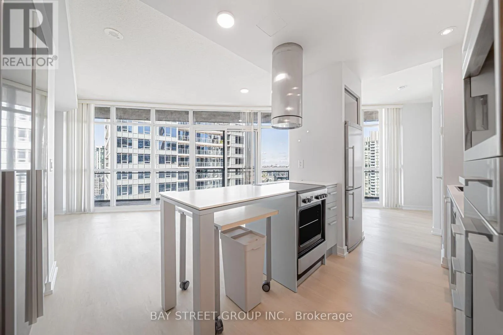 2807 - 38 DAN LECKIE WAY