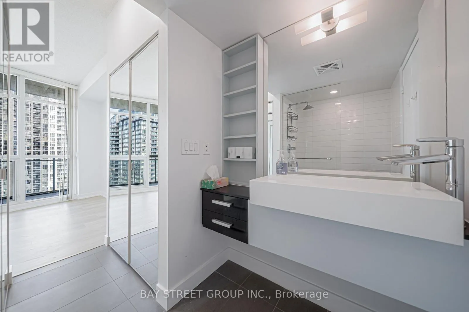 2807 - 38 DAN LECKIE WAY