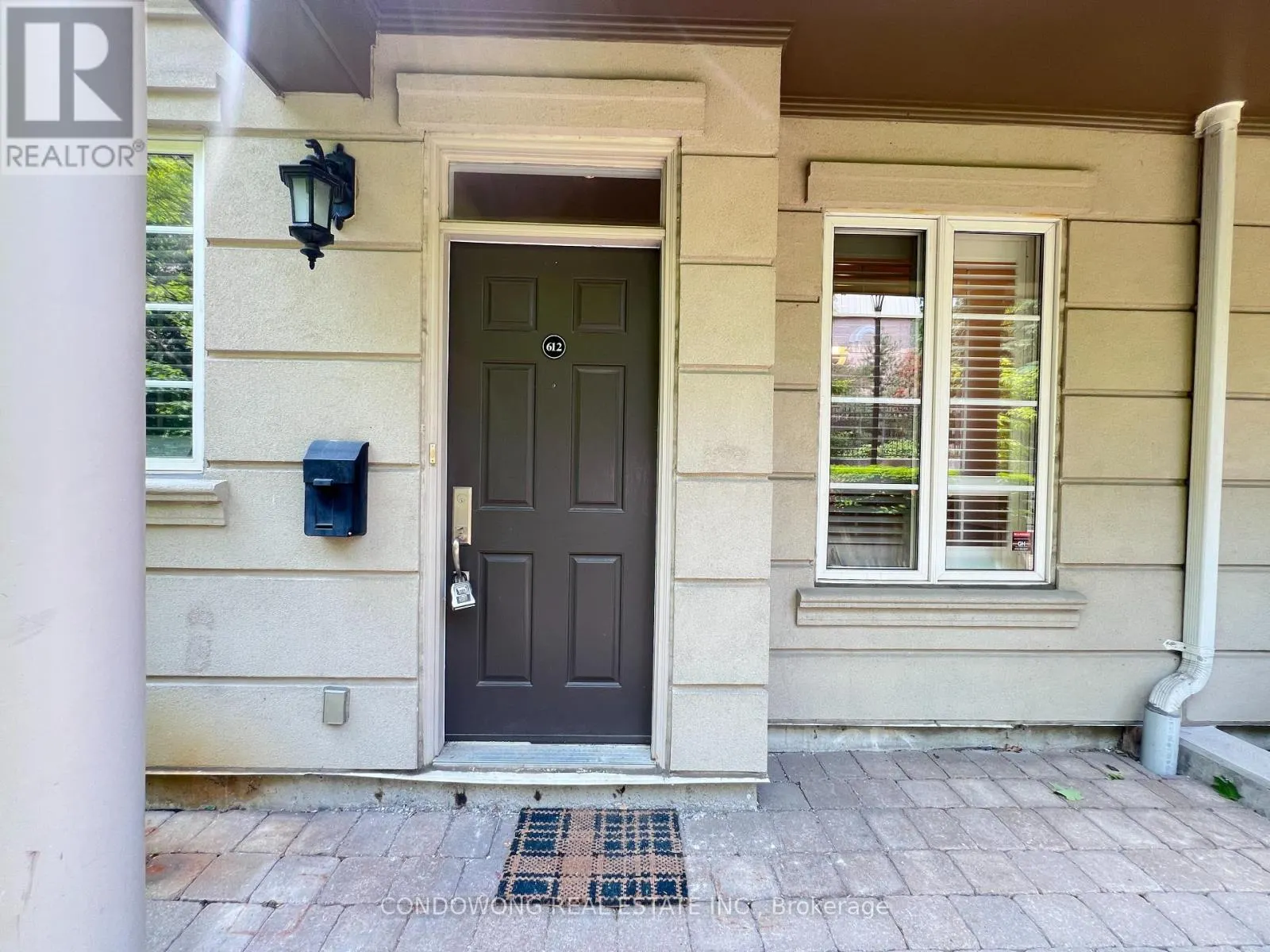 612 - 53 YORK MILLS ROAD