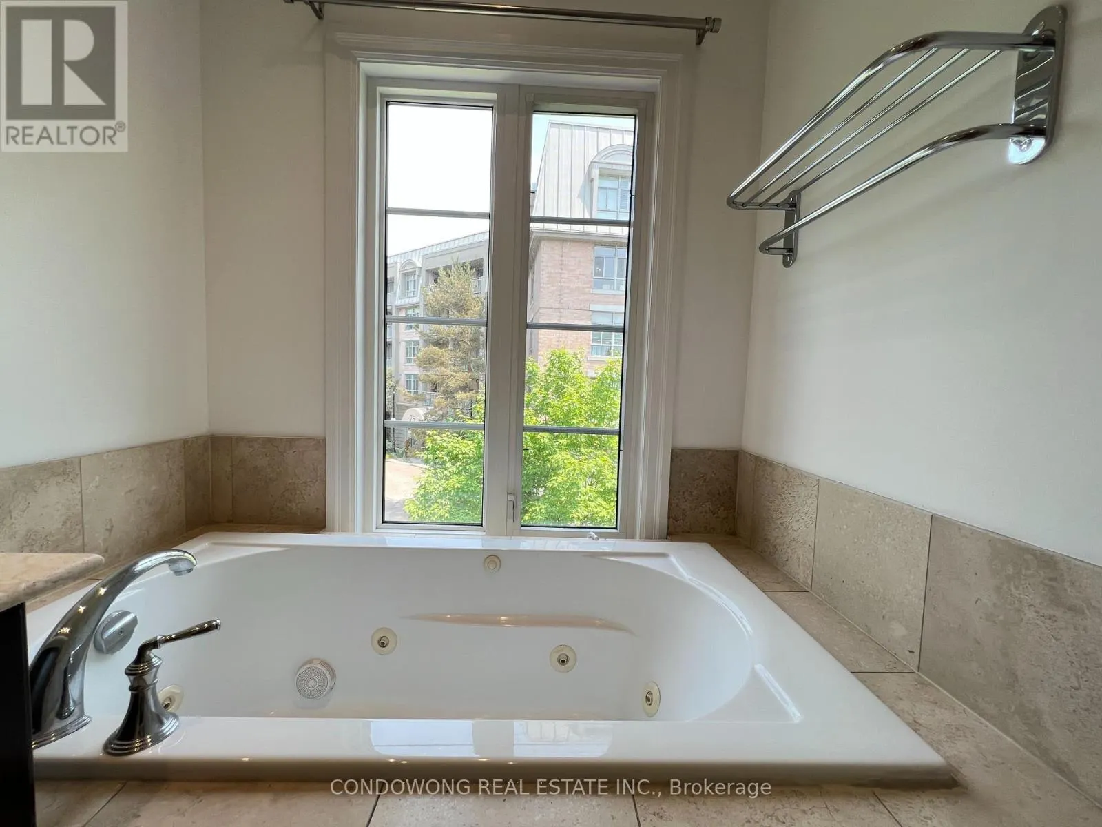 612 - 53 YORK MILLS ROAD