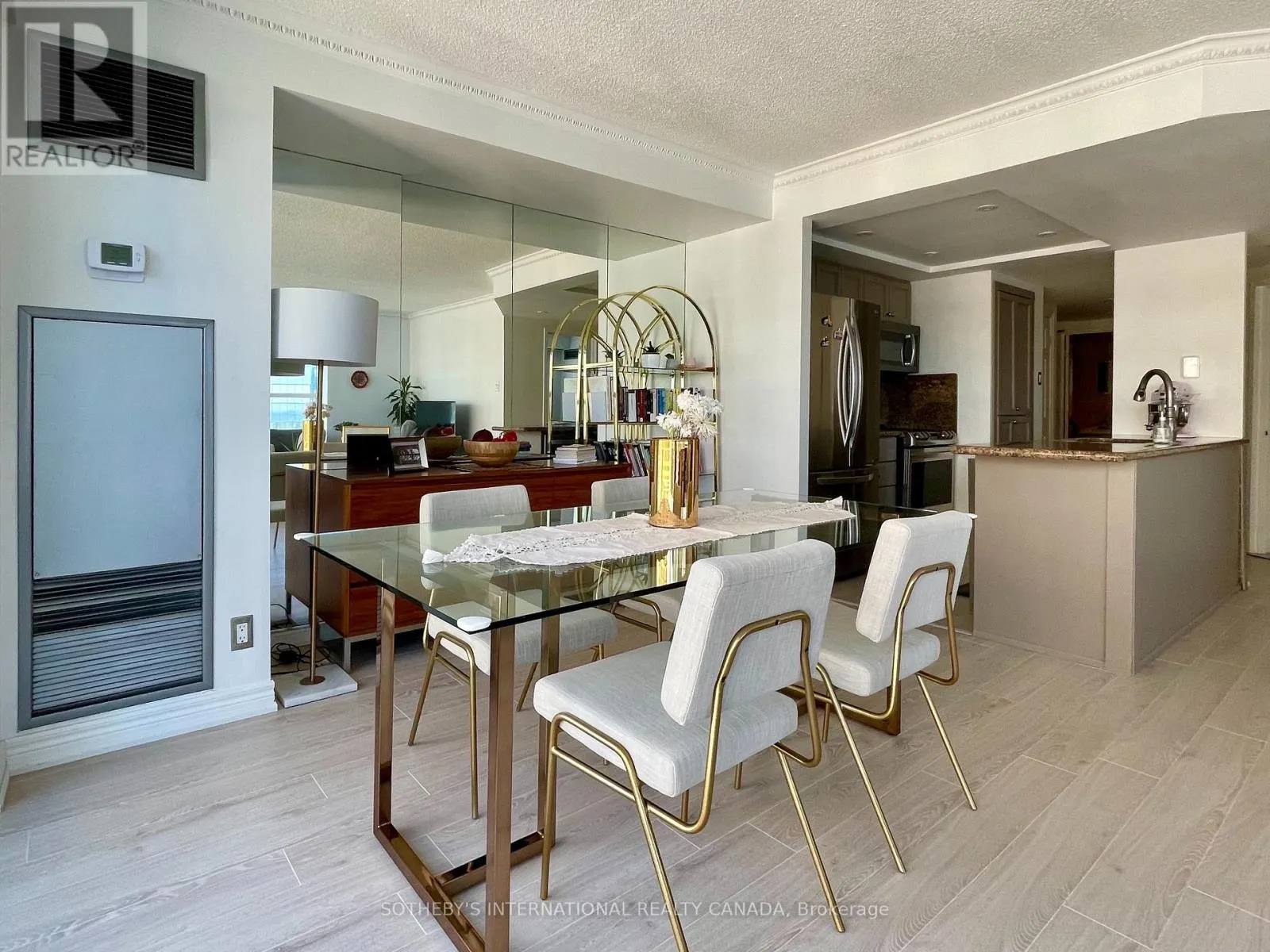 3002 - 77 HARBOUR SQUARE