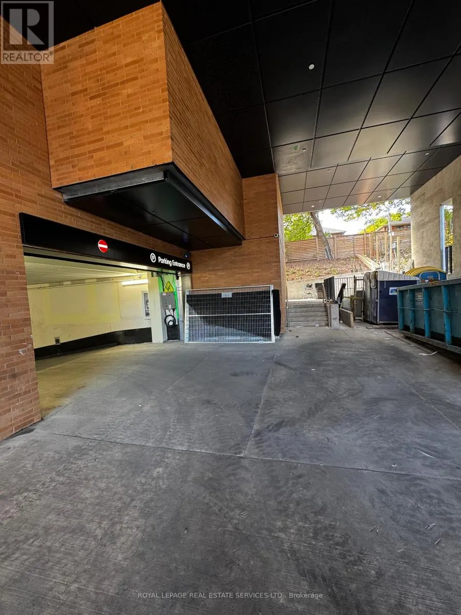 233 - 1734 BAYVIEW AVENUE