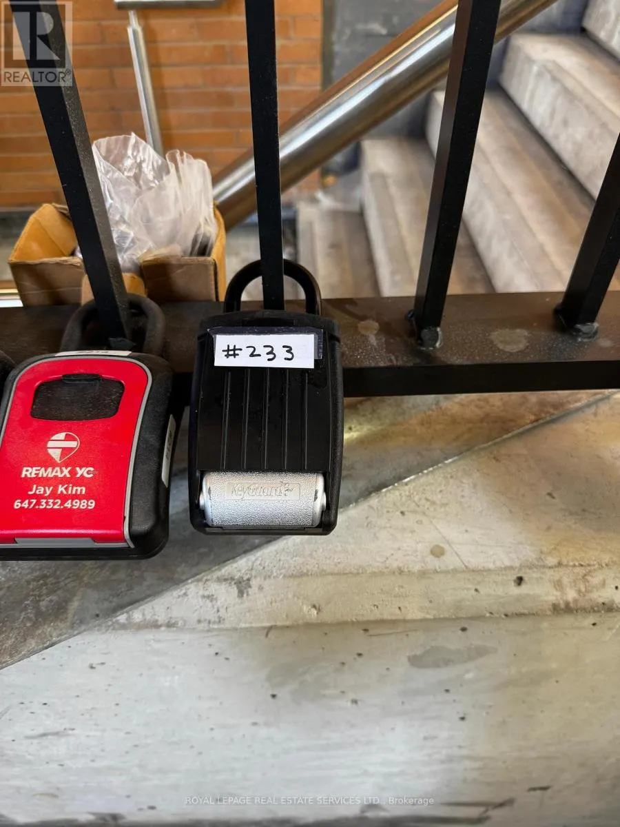 233 - 1734 BAYVIEW AVENUE