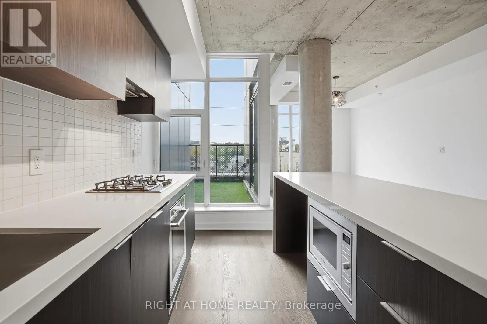 406 - 109 OSSINGTON AVENUE