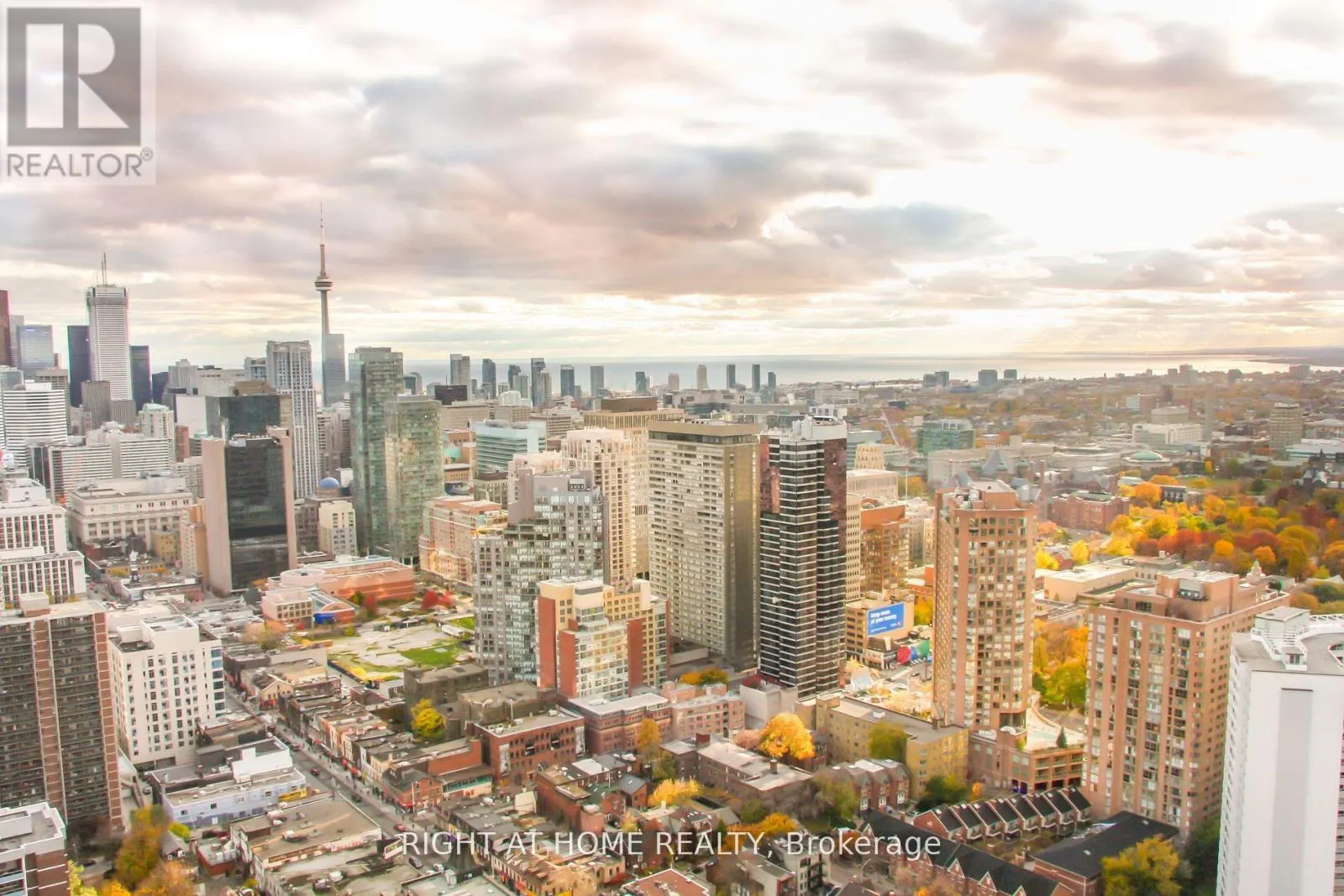 4207 - 33 CHARLES STREET E