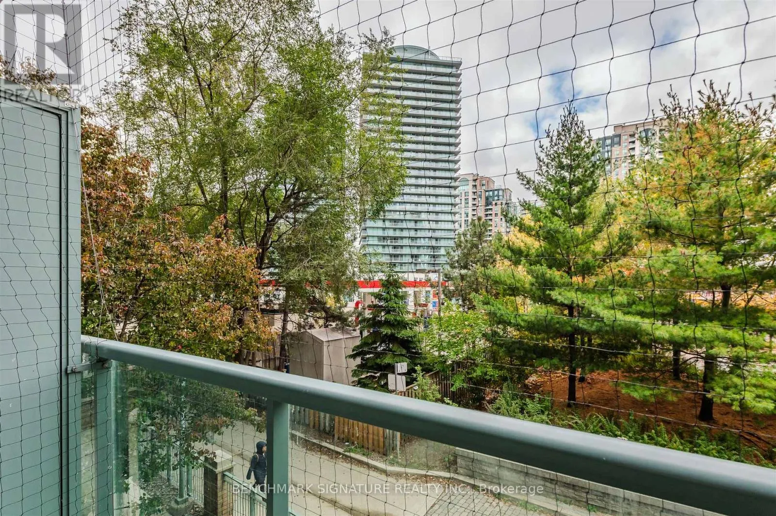 201 - 20 OLIVE AVENUE