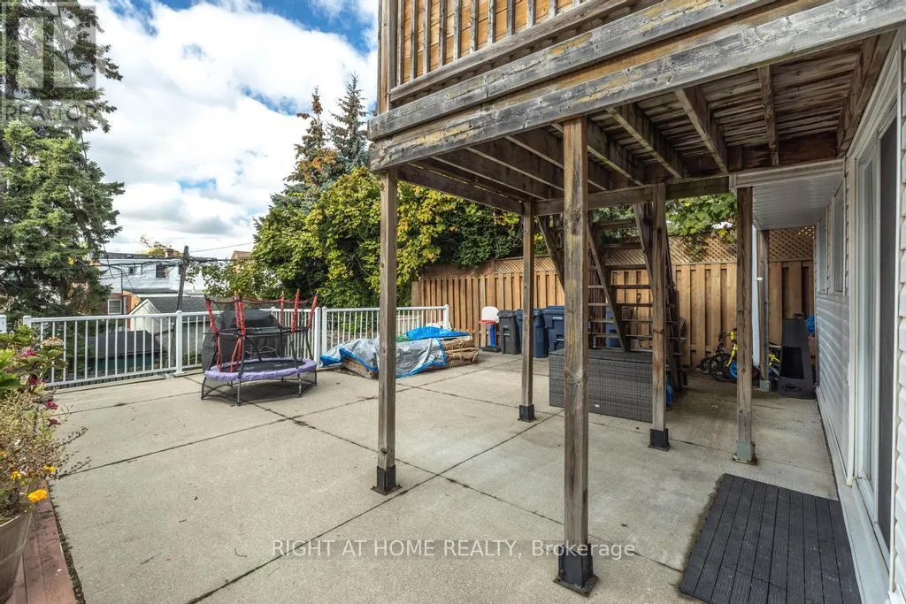 LOWER - 494 NORTHCLIFFE BOULEVARD