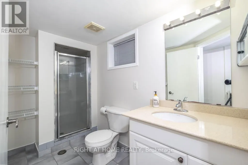 LOWER - 494 NORTHCLIFFE BOULEVARD