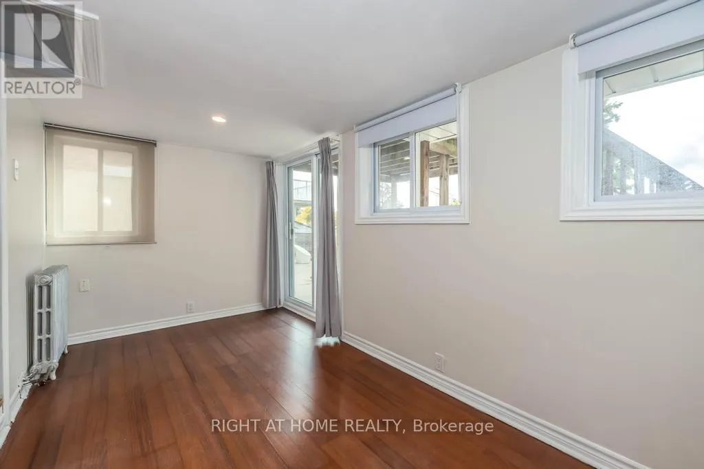 LOWER - 494 NORTHCLIFFE BOULEVARD