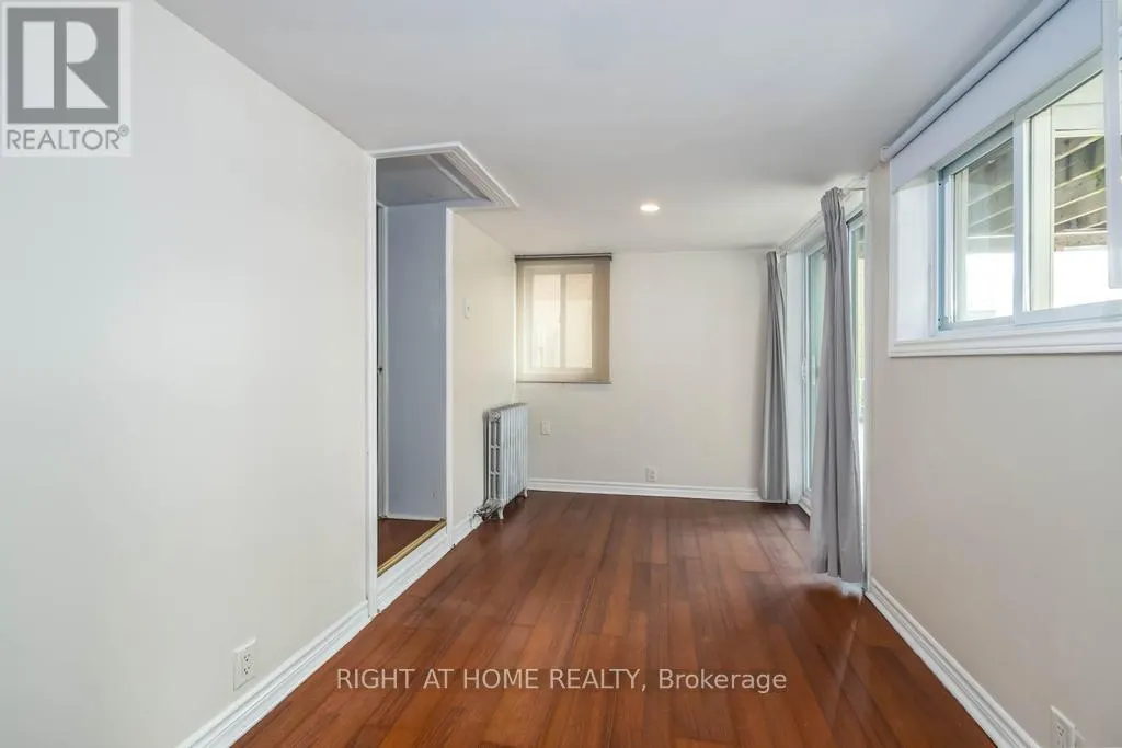 LOWER - 494 NORTHCLIFFE BOULEVARD